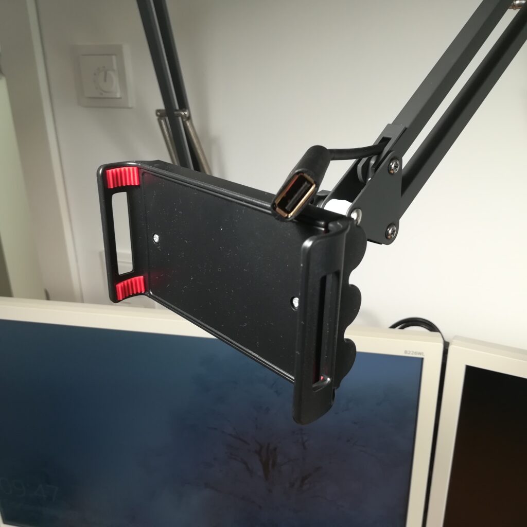 Smartphone-Halter mit USB-Ladefunktion