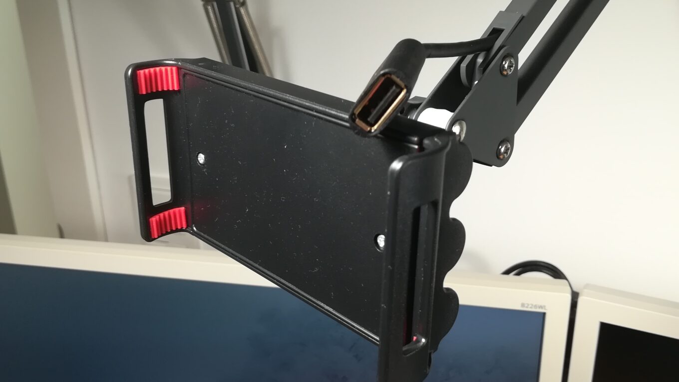 Smartphone-Halter mit USB-Ladefunktion
