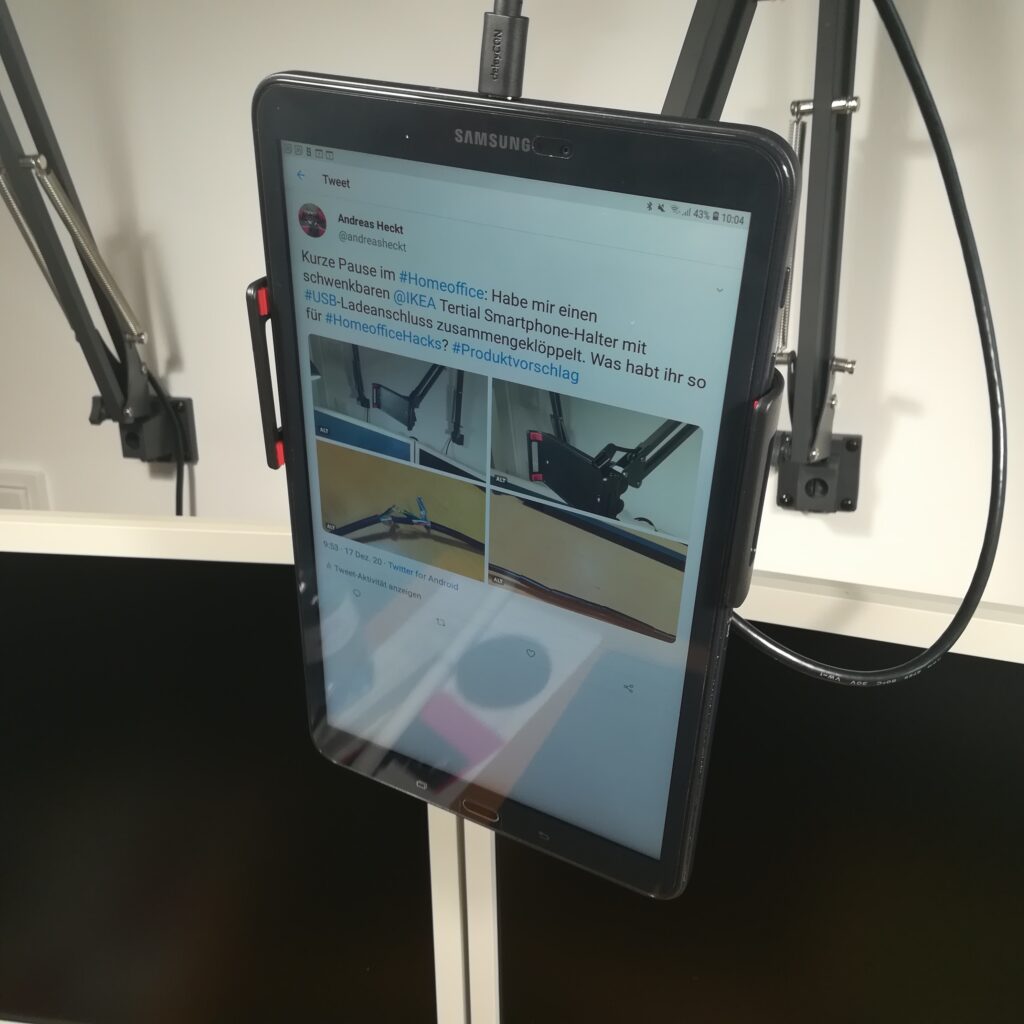 Smartphone-Halter mit Tablet