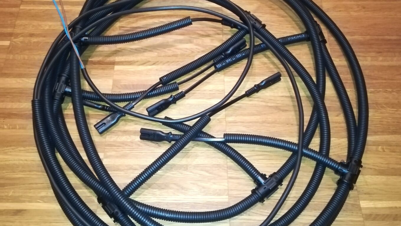 Kabelbaum für die LED-Spots vor der Montage